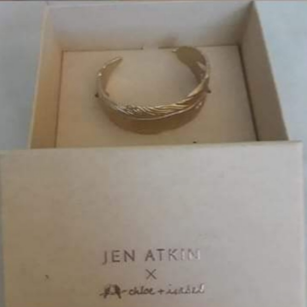 Jen Atkin x Chloe + Isabel Feather Bun Cuff
